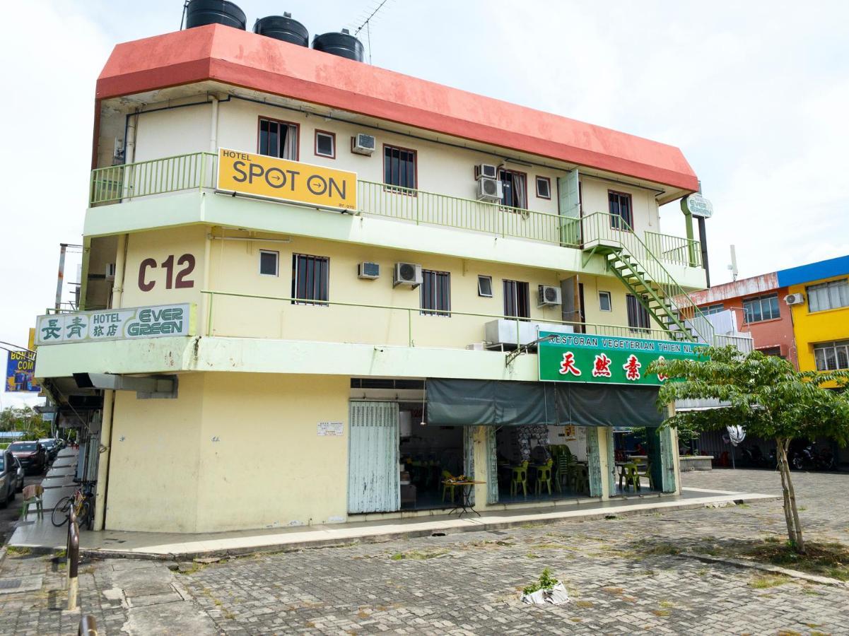 Spot On 89582 Evergreen Hotel Keningau Extérieur photo